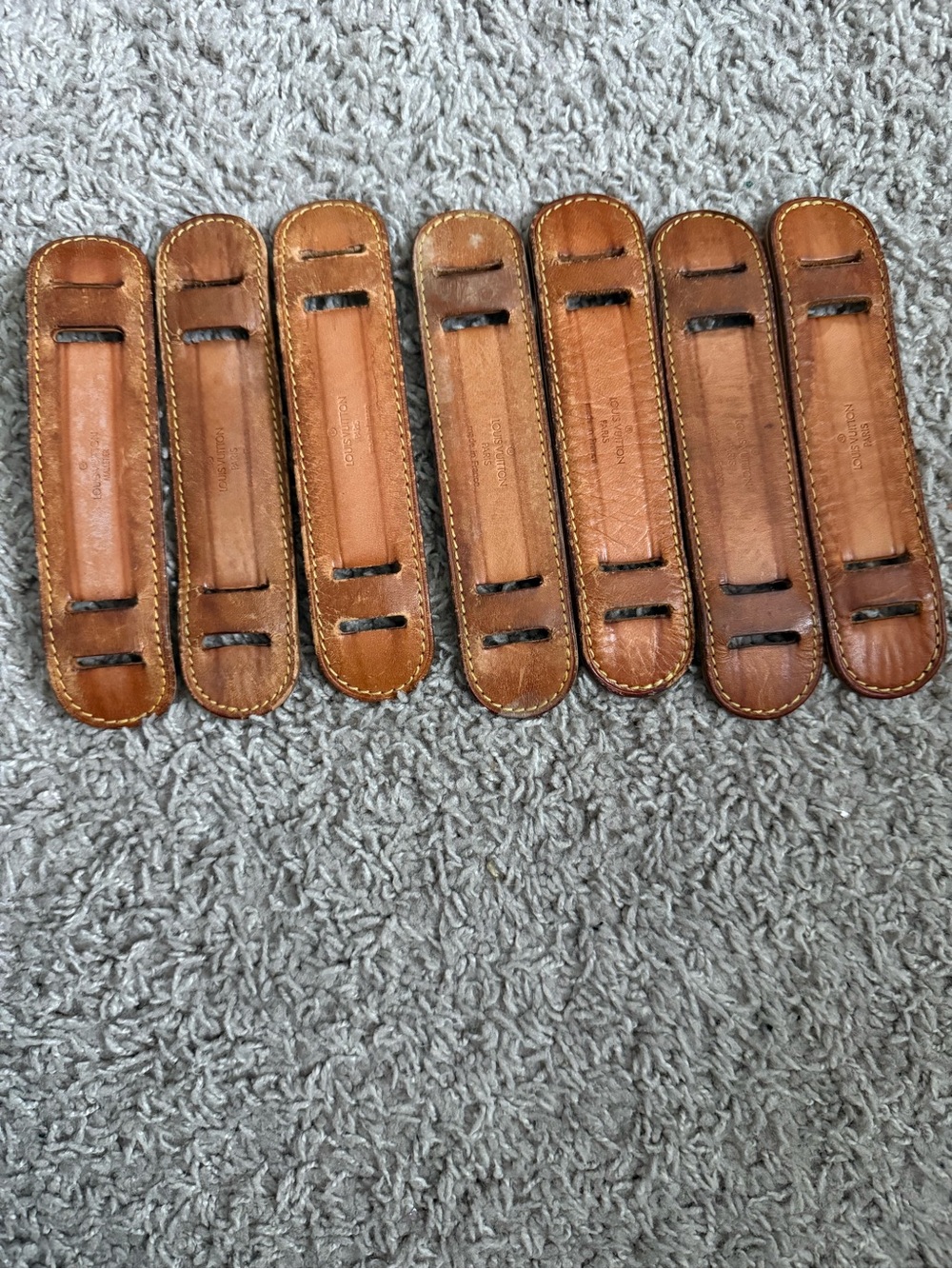 Louis Vuitton Strap pad A34 - Picture 2 of 12